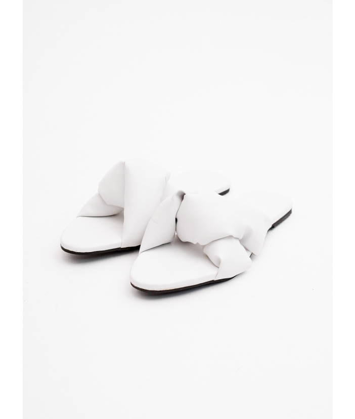 Uyai Slides
