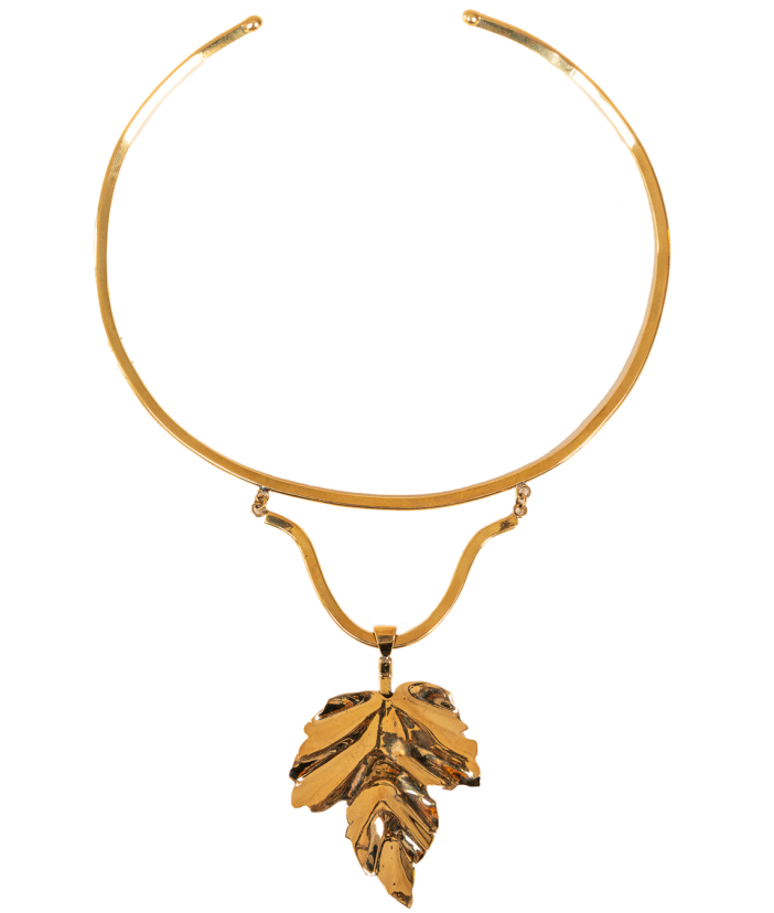 Brass chain with leaf